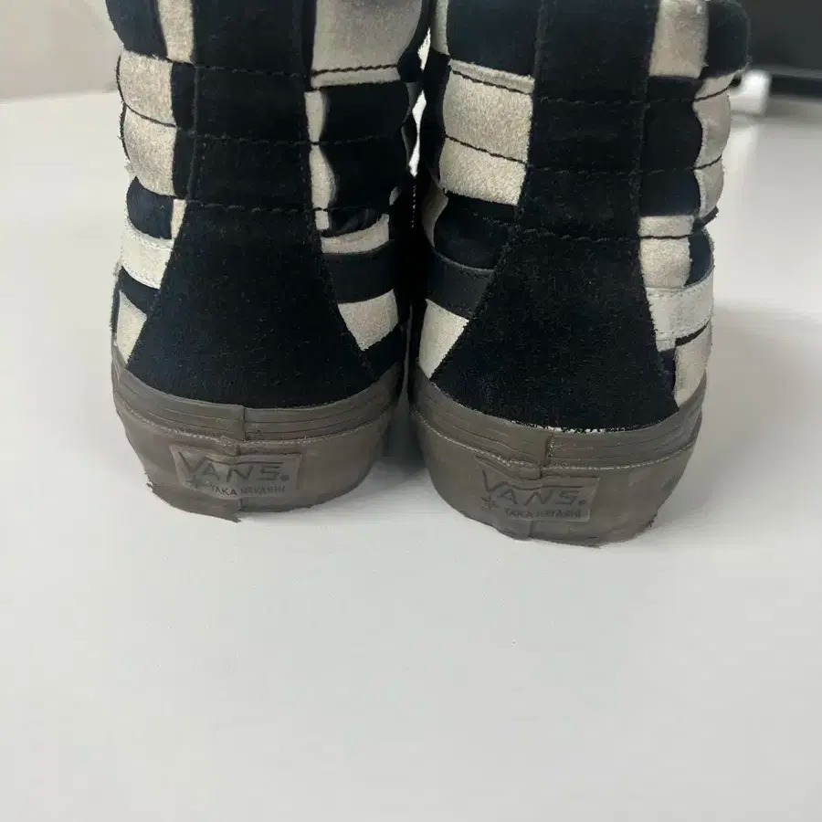 반스 235 운동화