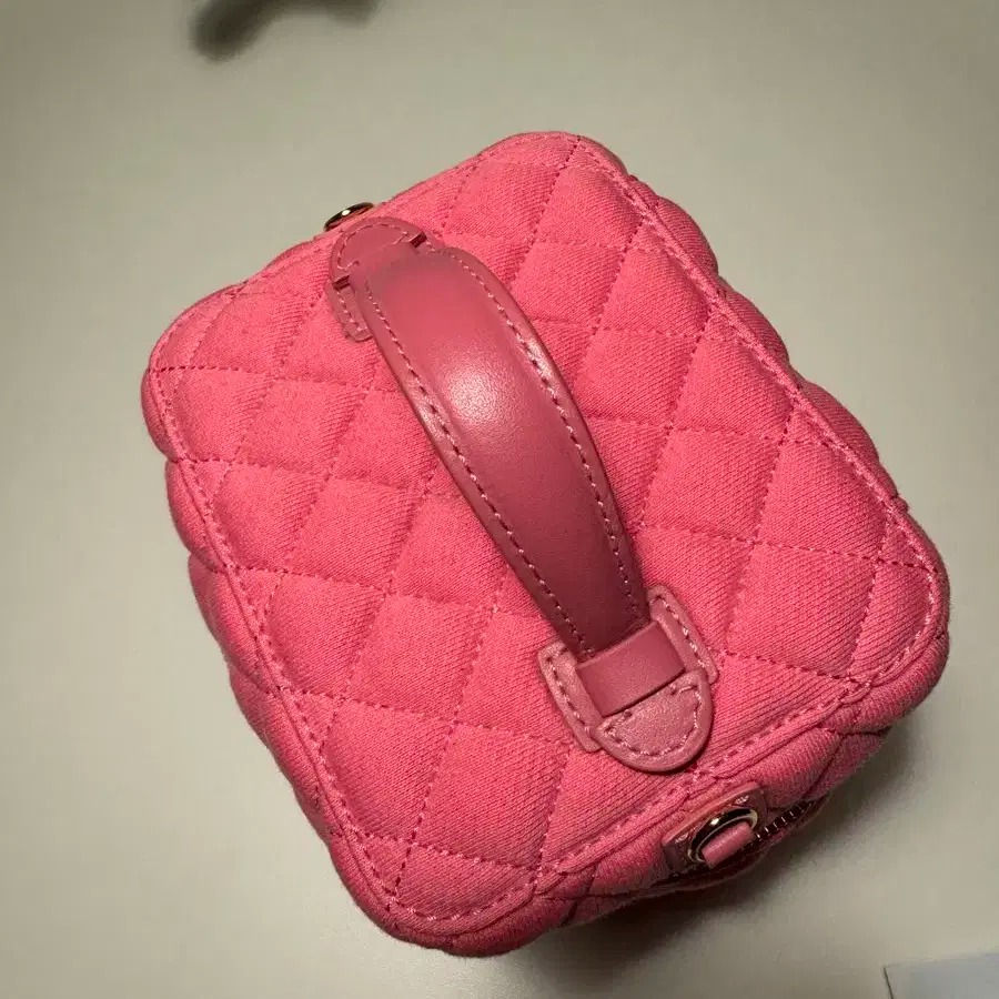 투머치토커 페퍼윤윤 키티퀼팅백 헬로키티백