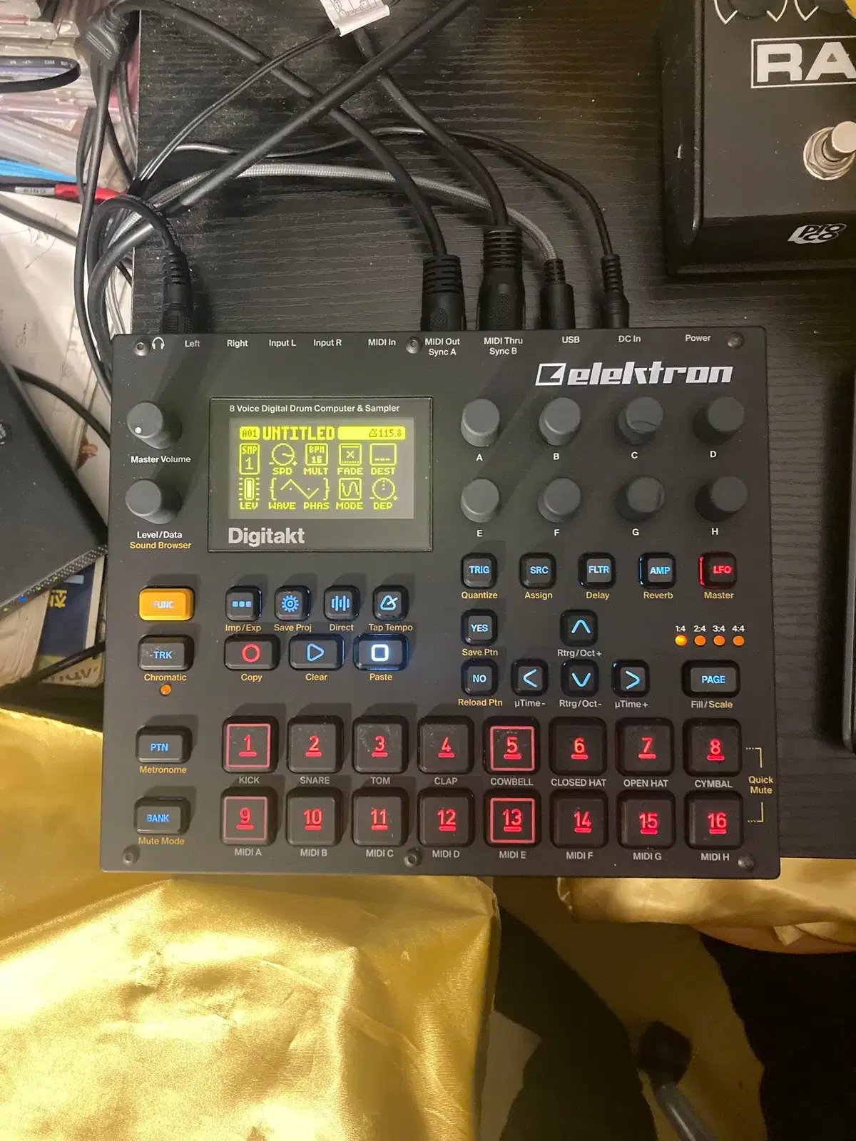 가격인하 네고가능 Elektron Digitakt 디기탁